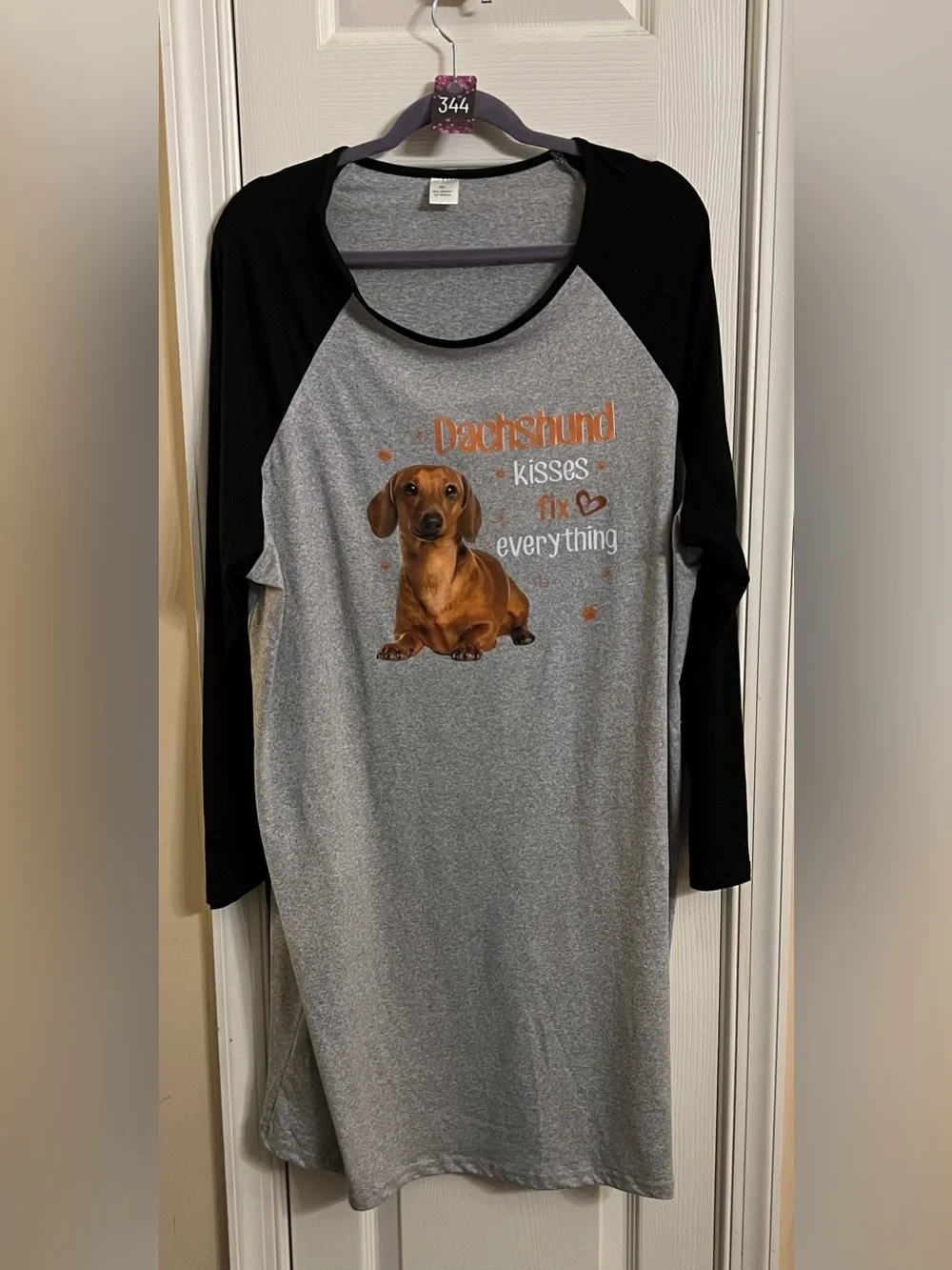 Dachshund Kisses Raglan Nightshirt - Gray & Black